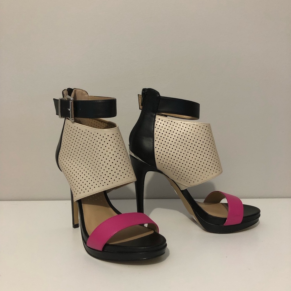 Juicy Couture Black Tan and Pink Women's Size 7 1/2 Heels 7.5 Pumps With Buckle